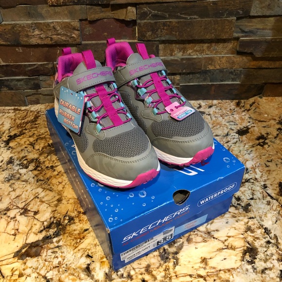SKECHERS GIRL'S TREAD LITE SNEAKER - Picture 4 of 6